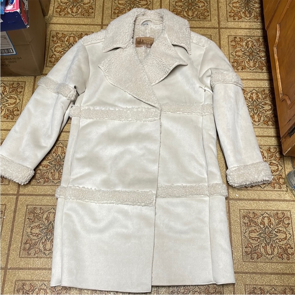 BEARPAWS WINTER COAT SIZE MEDIUM BRAND NEW